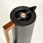 JARRA TERMICA BLACK ASA MADERA 1500 ML - Imagen 2