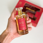 PERFUME LE BON ROUGE 110ML + ESTUCHE Y PERFUMERO - Imagen 3