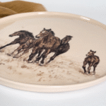 BANDEJA CIRCULAR DE CERÁMICA CABALLO - Imagen 3