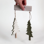 ADORNO PINOS COLGANTES TELA - Imagen 3