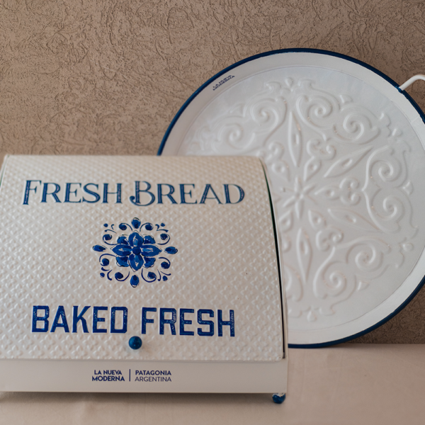 COMBO PANERA + BANDEJA DECORATIVA FLORES AZULES