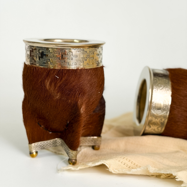 MATE IMPERIAL DE CUERO PELUDO BASE BOLITAS