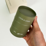 VELA DRUM LOUIS & LEWIS ROSSO-GREEN 320ML - Imagen 3