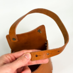 PORTA MATE DE CUERO PARA AUTO - Imagen 4