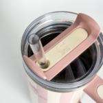 VASO STANLEY QUENCHER 887ML PEACH WHIP CABANA - Imagen 5