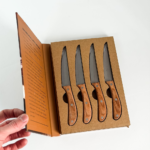 SET X4 CUCHILLOS ACERO Y MADERA  22 CM